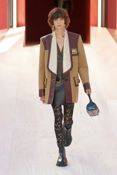 Look 22